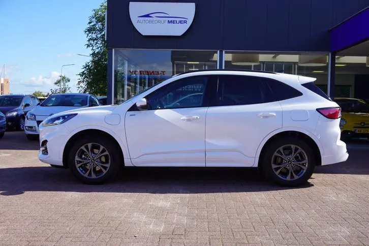 Ford Kuga 2023 photo 2