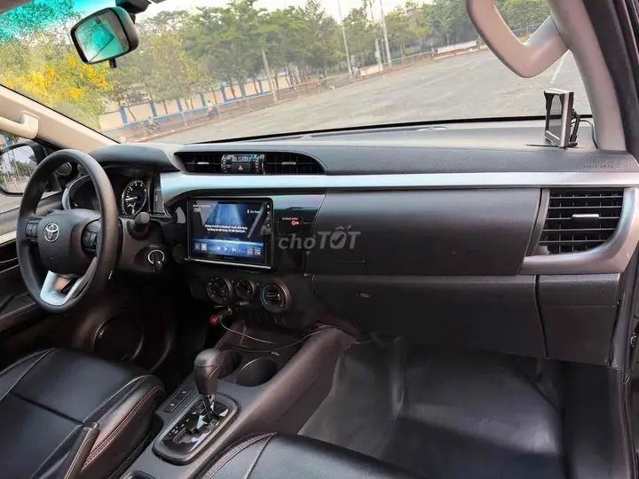 Toyota Hilux 2024 photo 4