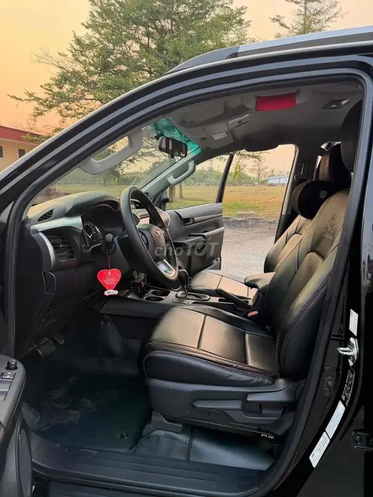 Toyota Hilux 2024 photo 5