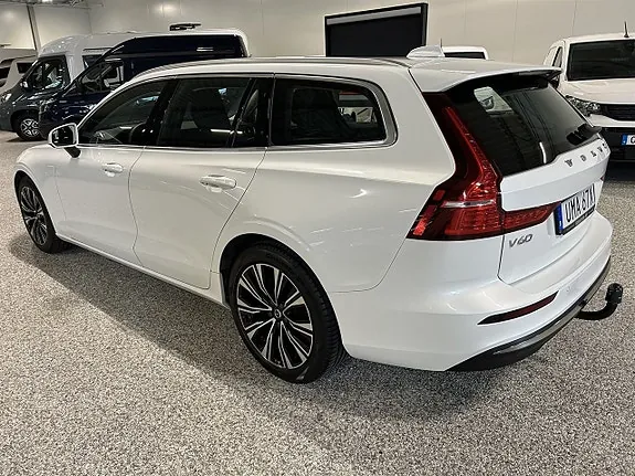 Volvo V60 2023 photo 2