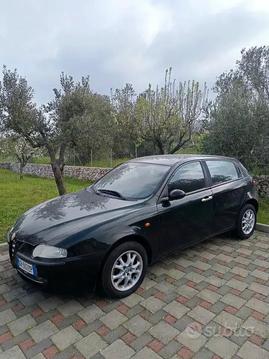 Alfa Romeo 147 2004 photo 4