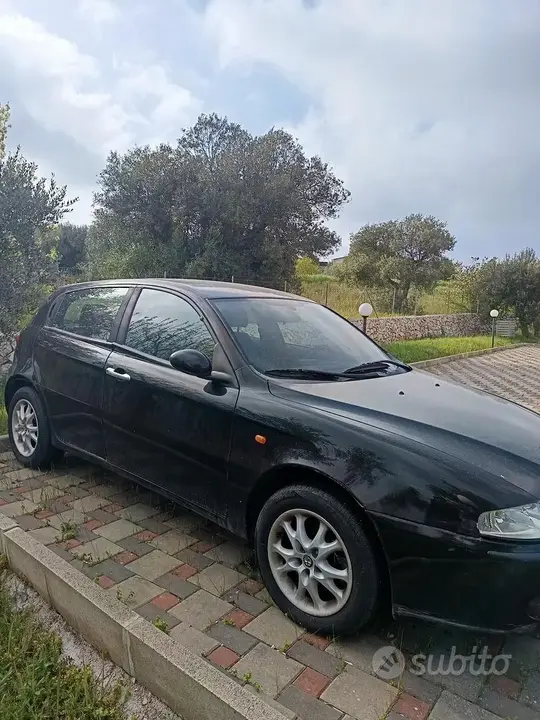 Alfa Romeo 147 2004 photo 3