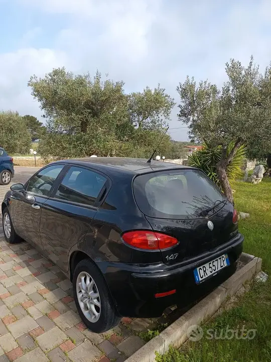 Alfa Romeo 147 2004 photo 2