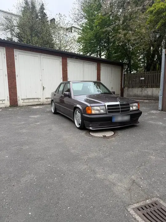 Mercedes-Benz 190E