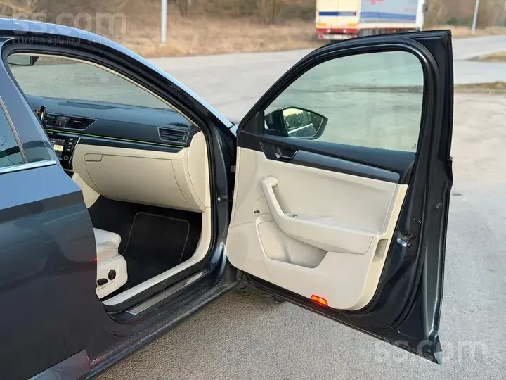 Skoda Superb 2015 photo 5