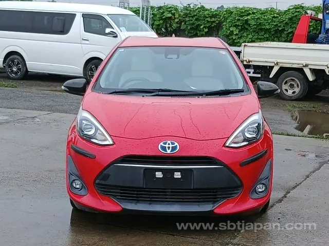 Toyota Aqua 2018 photo 2