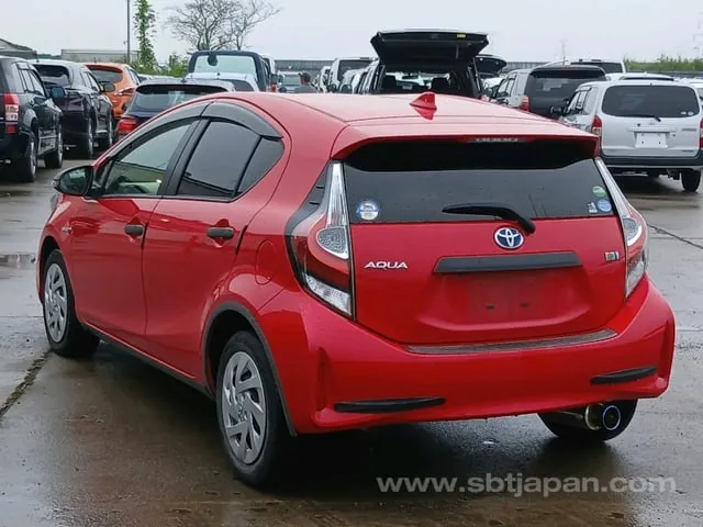 Toyota Aqua 2018 photo 5