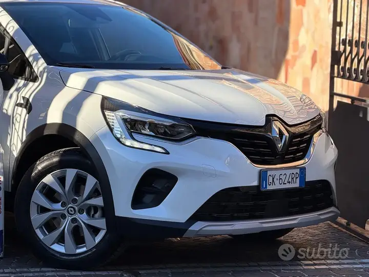 Renault Captur 2022 photo 2