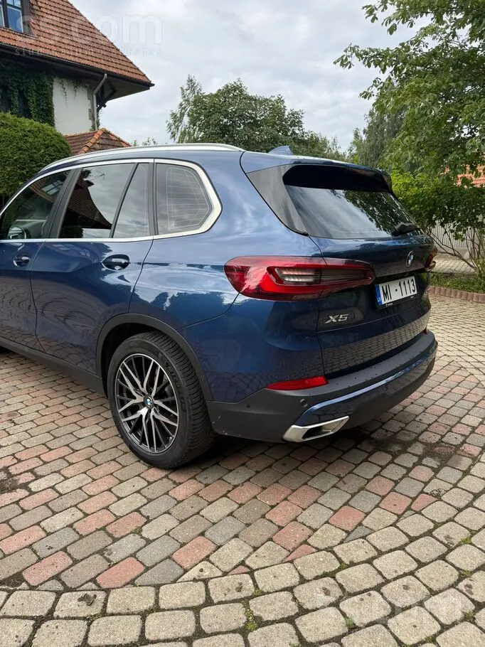 BMW X5 2021 photo 2