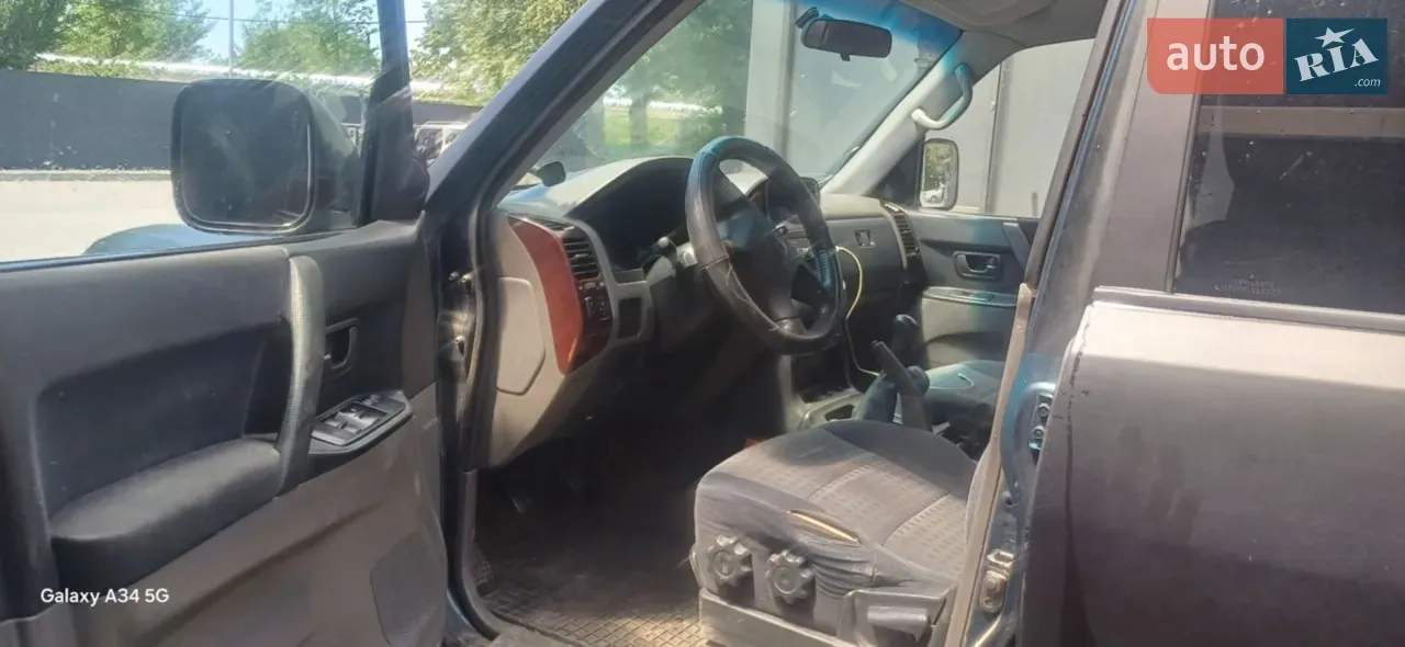Mitsubishi Pajero 2000 photo 2