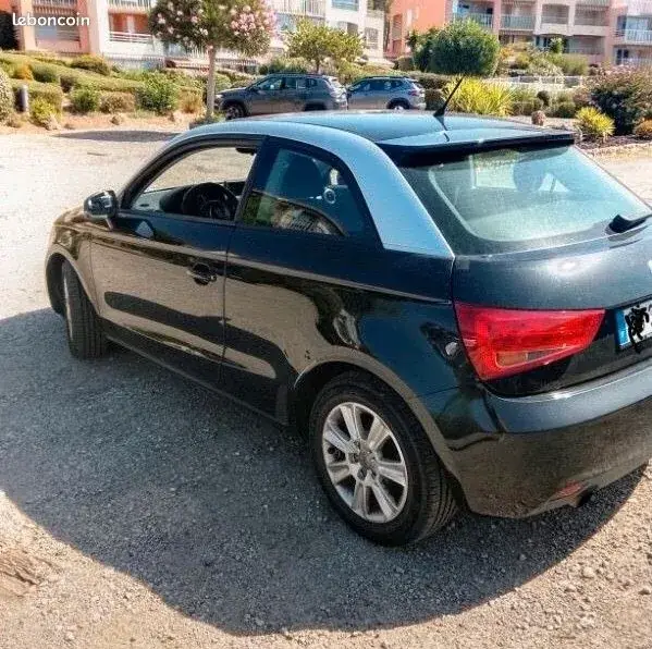 Audi A1 2011 photo 2