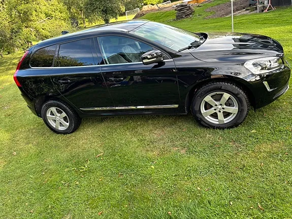 Volvo Xc60 2016 photo 2