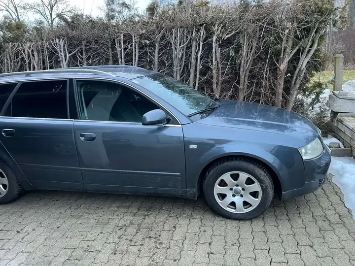 Audi A4 2002 photo 2