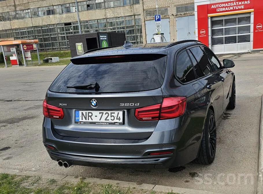 BMW 320 2015 photo 2