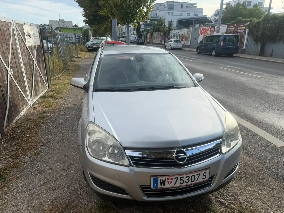Opel Astra 2008 photo 2