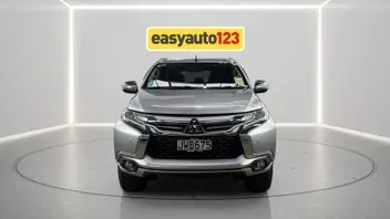 Mitsubishi Pajero Sport 2016 photo 3