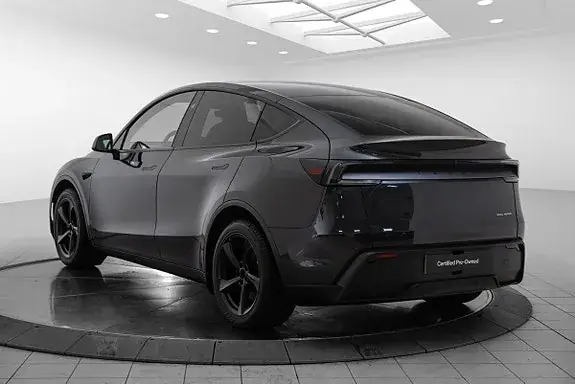 Tesla Model Y 2025 photo 3