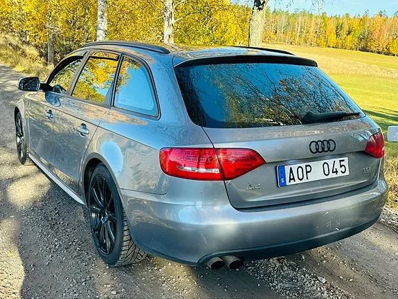 Audi A4 2012 photo 4
