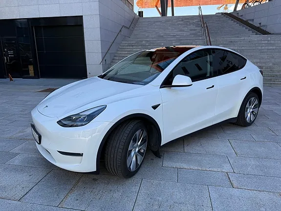 Tesla Model Y 2024 photo 3