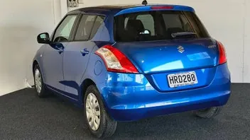 Suzuki Swift 2011 photo 5