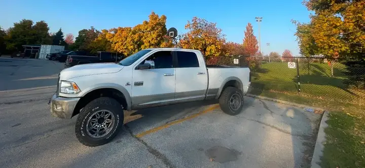 Dodge Ram 2500 2010 photo 2