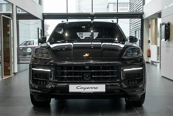 Porsche Cayenne 2024 photo 2