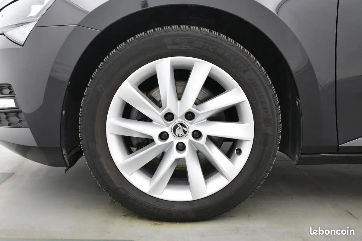 Skoda Superb 2021 photo 3