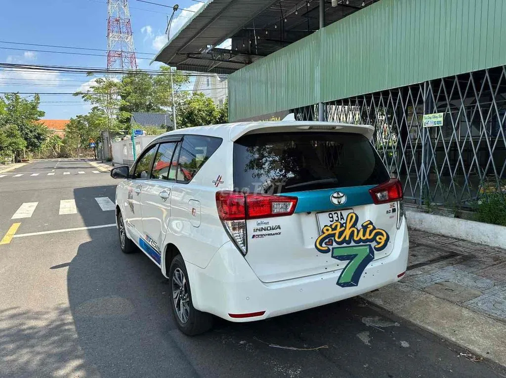 Toyota Innova 2020 photo 2