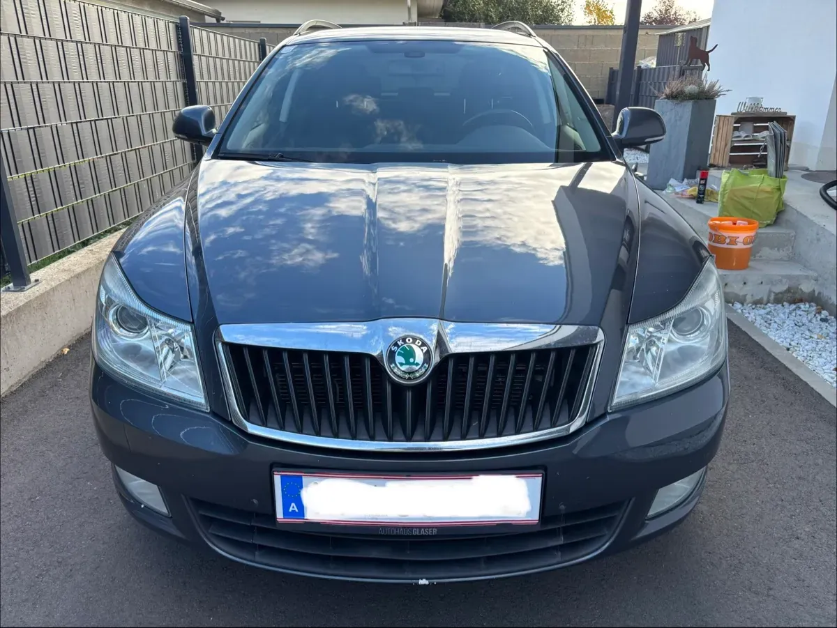 Skoda Octavia 2012 photo 3