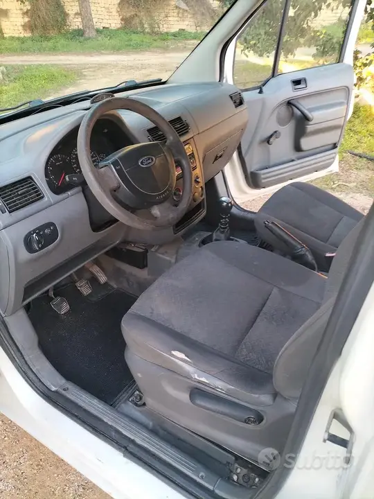 Ford Transit Connect 2004 photo 4