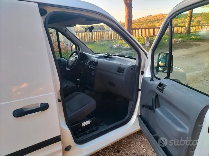 Ford Transit Connect 2004 photo 5