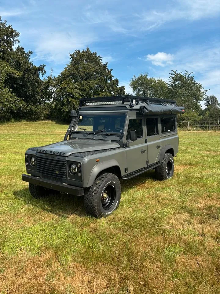 Land Rover Defender 110