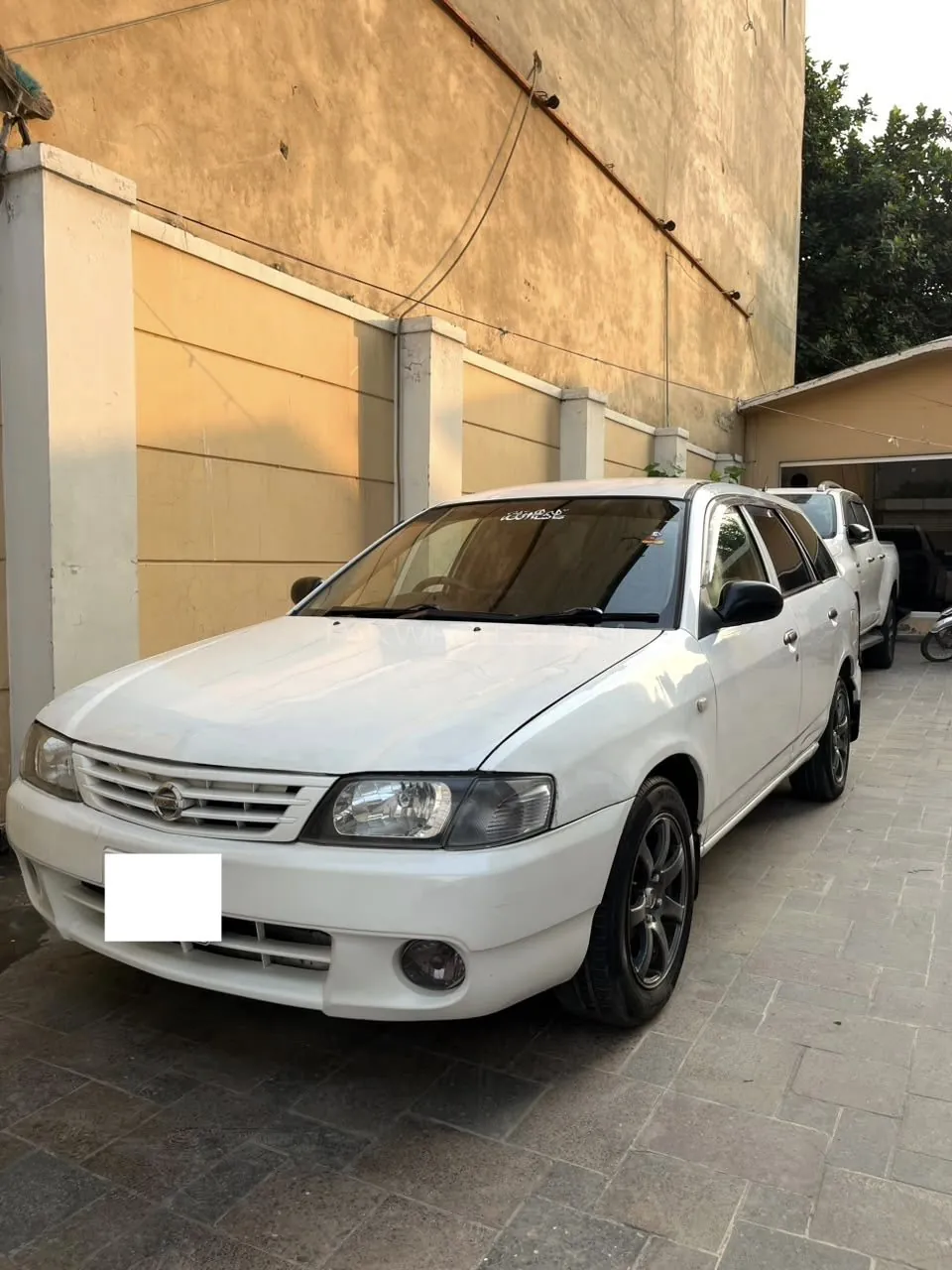 Nissan Ad Van