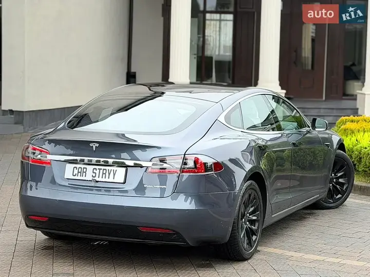 Tesla Model S 2020 photo 4