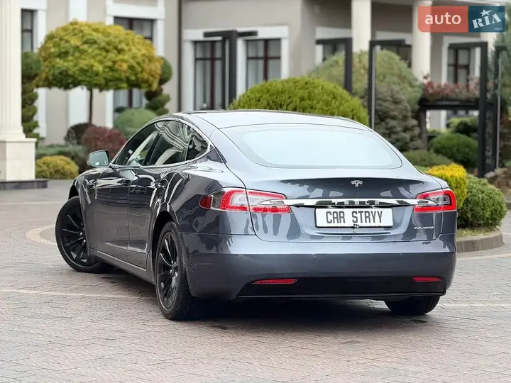 Tesla Model S 2020 photo 3