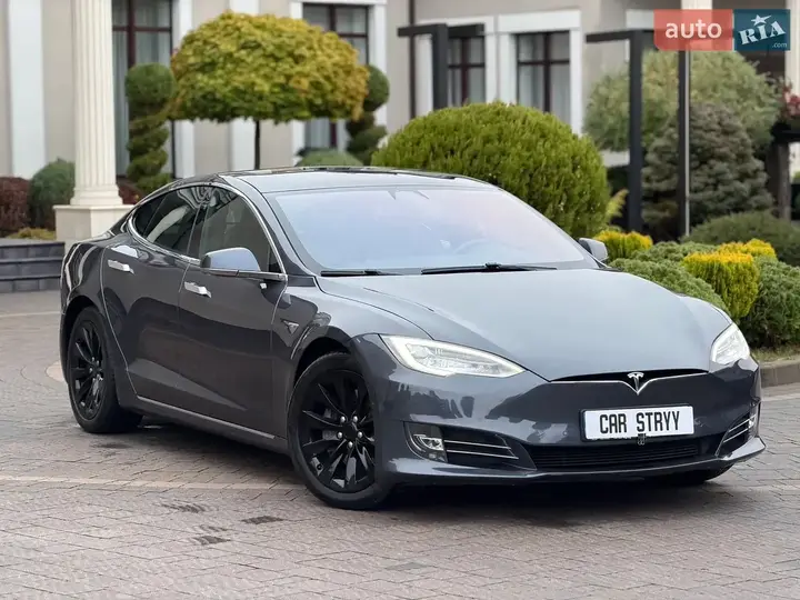 Tesla Model S 2020 photo 2