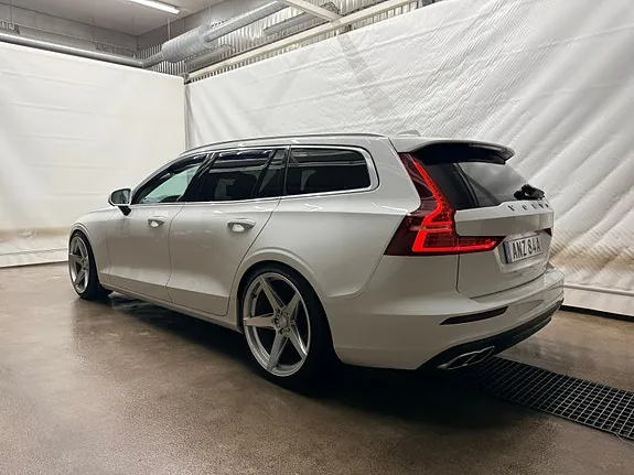 Volvo V60 2020 photo 2