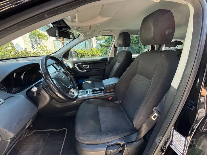Land Rover Discovery Sport 2018 photo 4