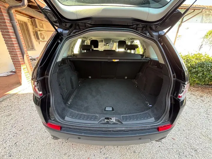 Land Rover Discovery Sport 2018 photo 3