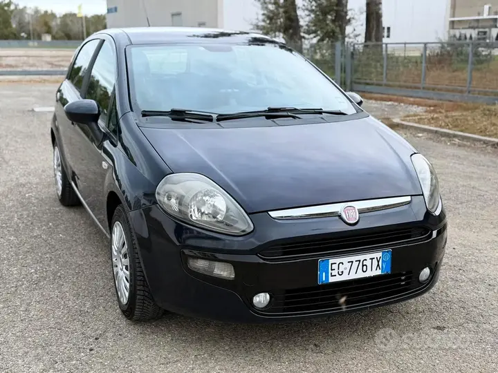 Fiat Punto Evo 2011 photo 2