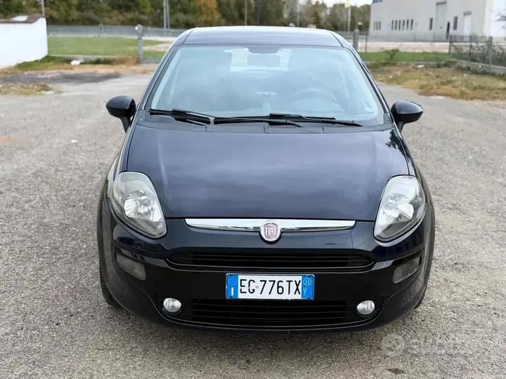 Fiat Punto Evo 2011 photo 3