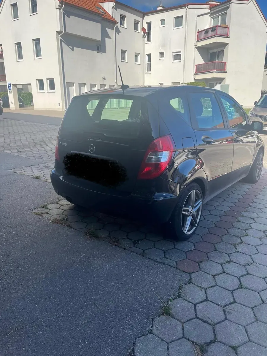Mercedes-Benz A-Class 2010 photo 2