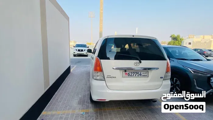 Toyota Innova 2009 photo 4