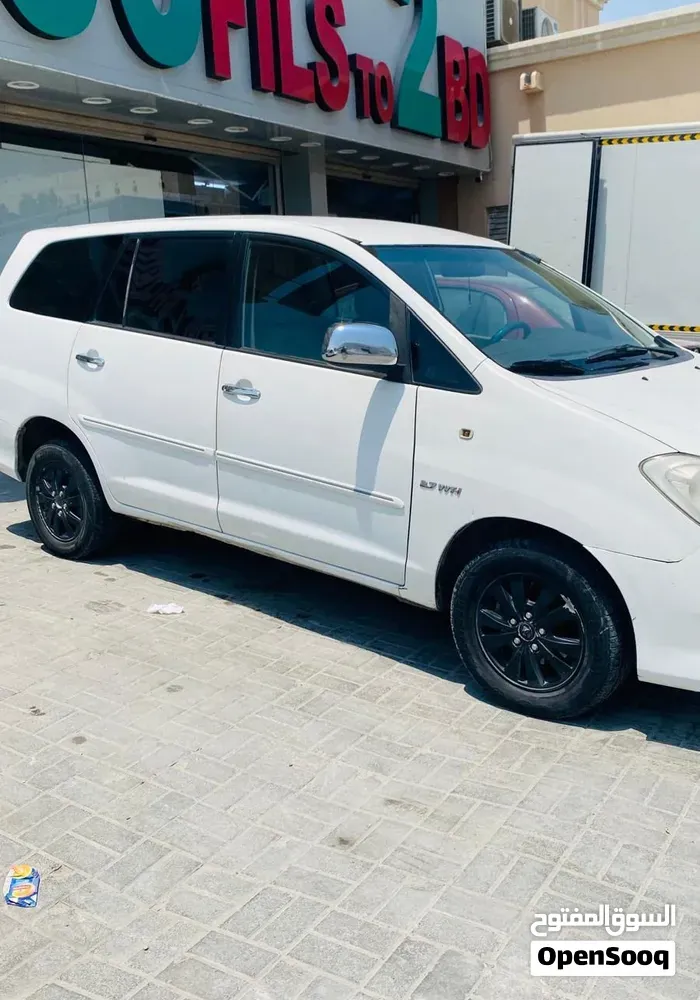 Toyota Innova 2009 photo 3