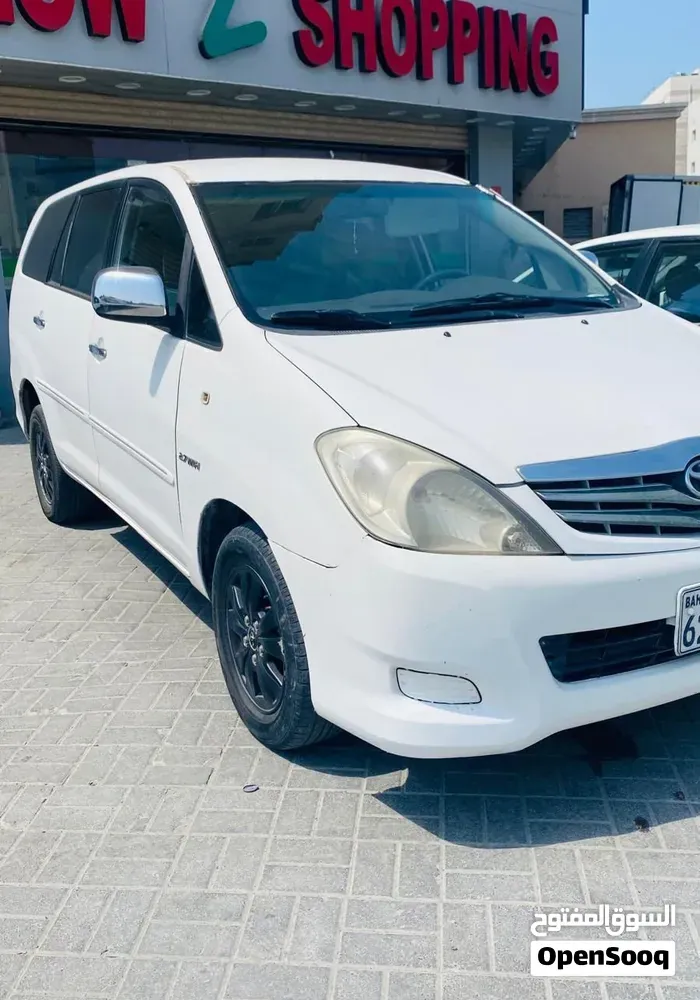 Toyota Innova 2009 photo 2