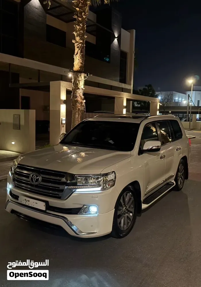 Toyota Land Cruiser 2017 photo 3