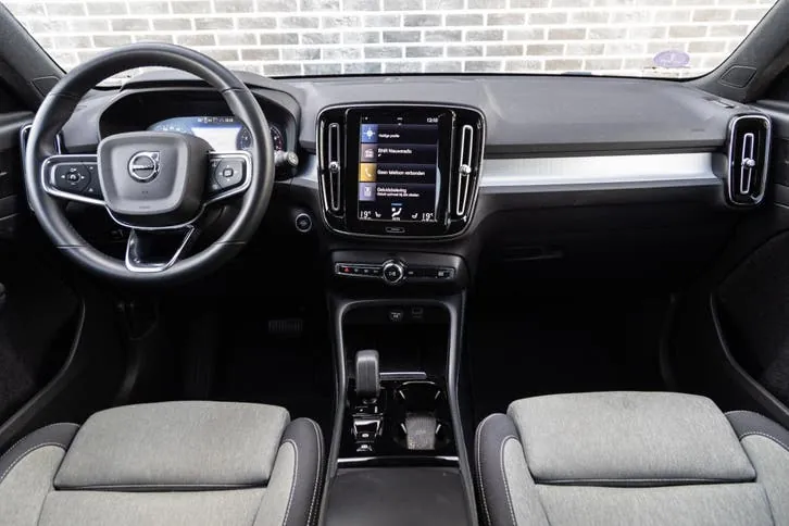 Volvo Xc40 2022 photo 2