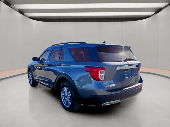 Ford Explorer 2023 photo 3