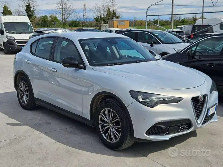 Alfa Romeo Stelvio 2023 photo 2