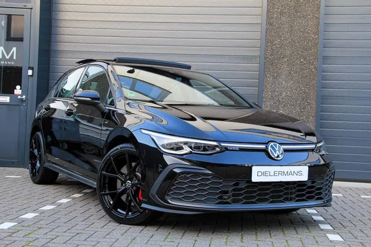 Volkswagen Golf 2022 photo 2
